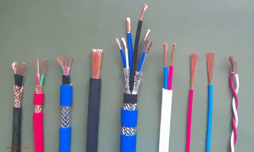 裝修時(shí)，照明線和插座線一定要分開 